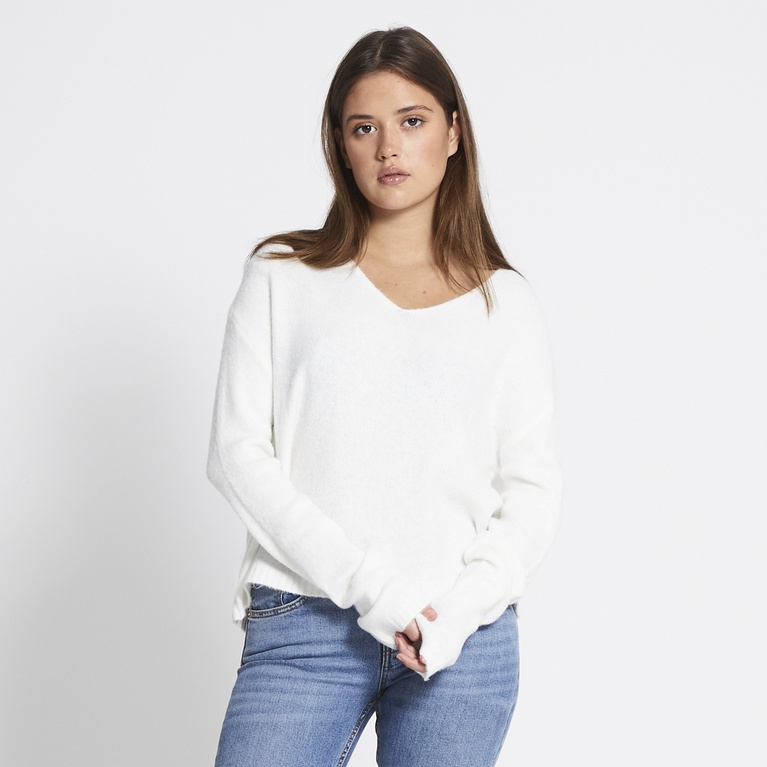 Basic v-neck knit sweater "Louise" Off white