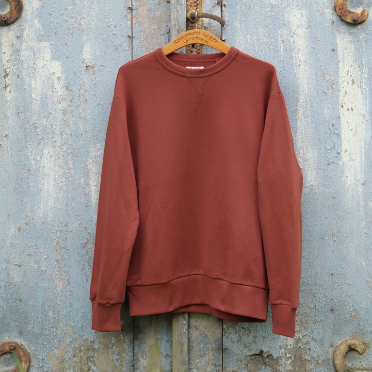Benchwarmer Sweater Red