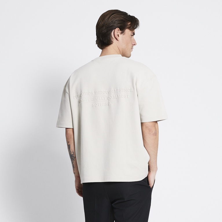 Boxy embossed tee "Yuko"