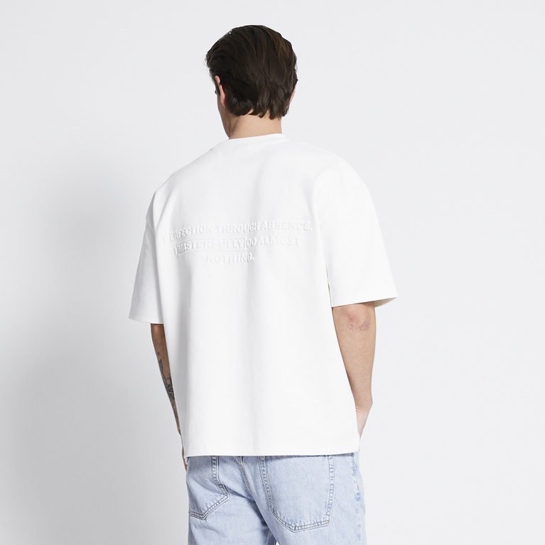 Boxy embossed tee "Yuko"