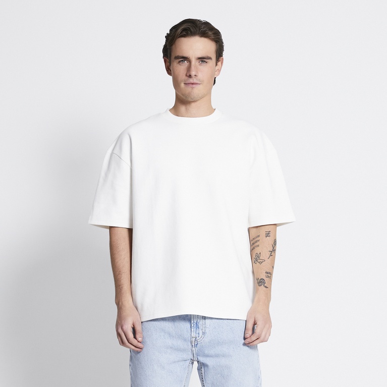 Boxy embossed tee "Yuko"