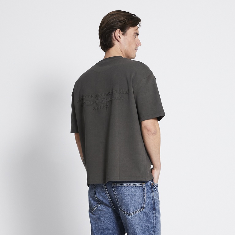 Boxy embossed tee "Yuko"