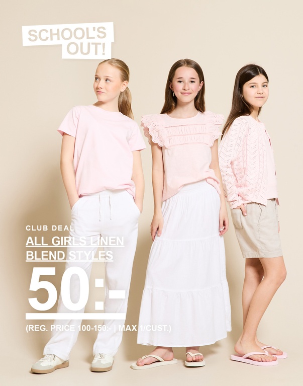 Tre tjejer i ljusrosa och vita linneblandade plagg framför en ljus bakgrund. SCHOOL’S OUT! CLUB DEAL ALL GIRLS LINEN BLEND STYLES 50:- (REG. PRICE 100-150:- | MAX 1/CUST.)