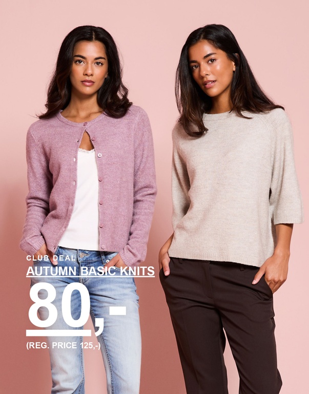 Tre kvinder i strikkede trøjer og cardigan i lyserød, rosa og beige. Kampagnetekst: "CLUB DEAL, AUTUMN BASIC KNITS, 80,- (NORMALPRIS 125,-)".