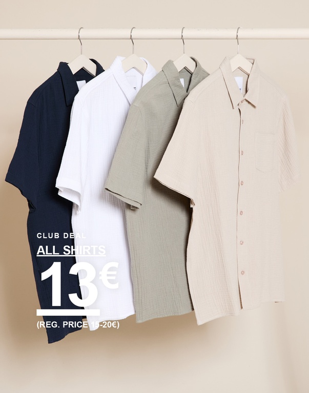 Vier Kurzarmhemden auf Kleiderbügeln in Dunkelblau, Weiß, Hellgrün und Beige. CLUB DEAL. ALL SHIRTS 13€ (REG. PRICE 15-20€)