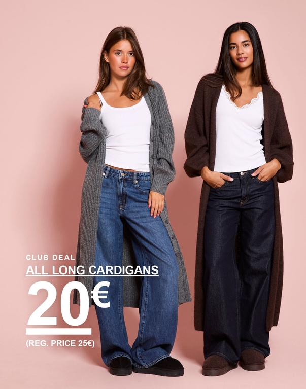 Zwei Mädchen in langen Cardigans, eine grau und eine dunkelbraun. Kampagnentext: „ALL LONG CARDIGANS 20€ (UVP 25€)“