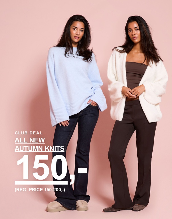 To jenter i høststrikk, én i lyseblå strikkegenser og én i hvit cardigan over en brun topp. Kampanjetekst: "CLUB DEAL, ALL NEW AUTUMN KNITS, 150,- (FAST PRIS 150–200,-)".