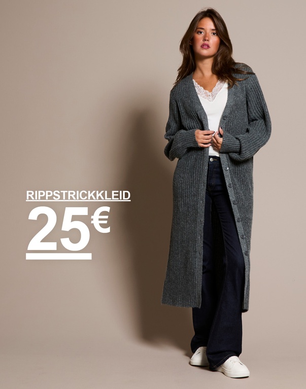 "Mädchen im grauen Rippstrickkleid. Kampagnentext: 'RIPPESTRICKKLEID, UVP 25€'."