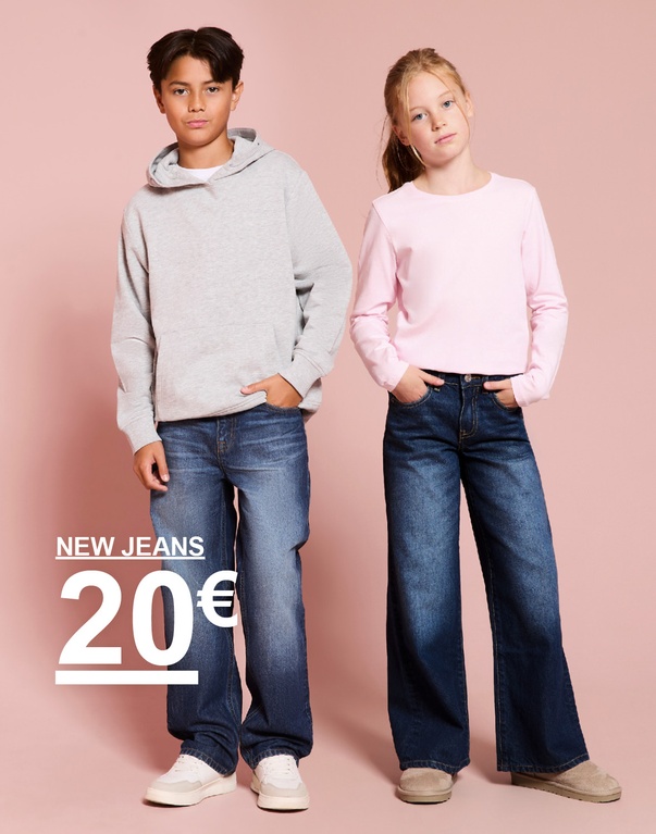 Mädchen und Junge in blauen Jeans. NEW JEANS 20€.