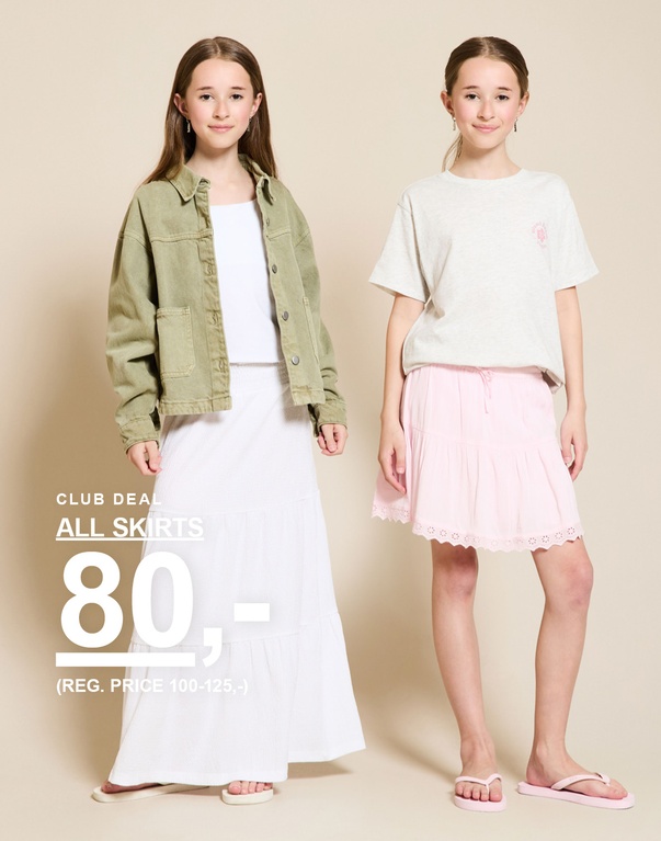 To piger i lyse sommeroutfits med lang hvid nederdel og lyserød nederdel står foran en lys baggrund. SUMMER OF 2026. CLUB DEAL ALL SKIRTS 80,- (REG. PRICE 100-125,-)
