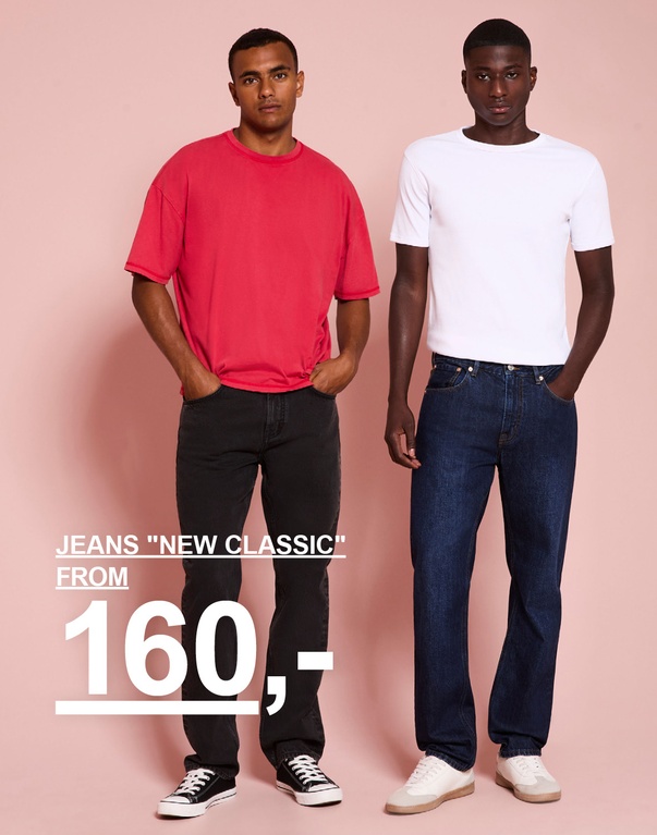 To mænd i New Classic-jeans, én i sort denim og én i blå denim. Kampagnetekst: "JEANS 'NEW CLASSIC', FROM 160,-".