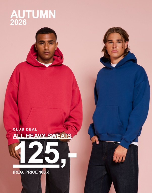 To fyre i rød og blå hoodie. CLUB DEAL – ALL HEAVY SWEATS 125,- (REG. PRICE 160,-).