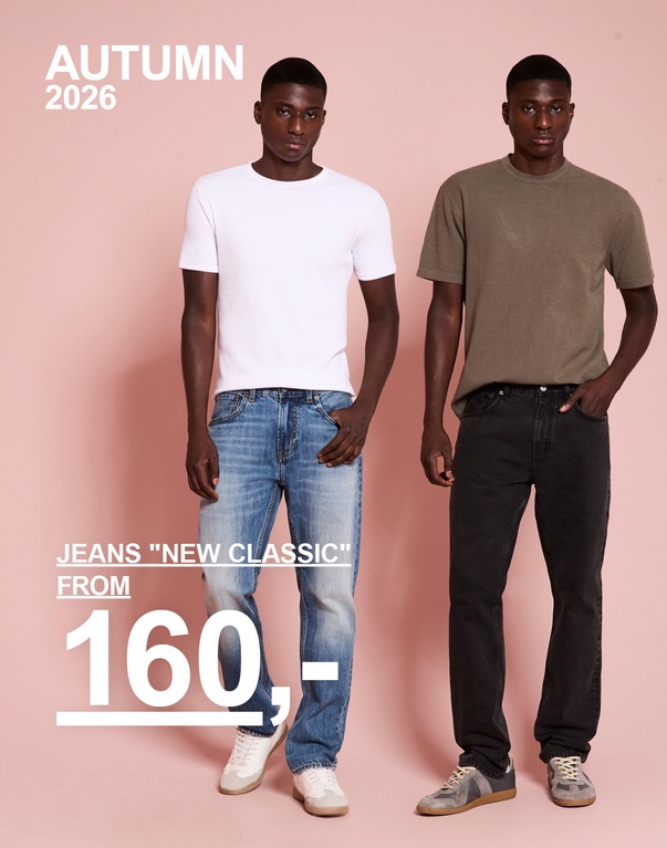 To mænd i New Classic-jeans, én i sort denim og én i blå denim. Kampagnetekst: "JEANS 'NEW CLASSIC', FROM 160,-".