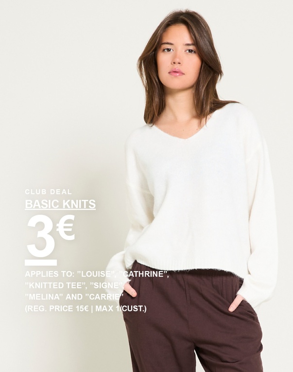 Weißer Strickpullover. Kampagnentext: "CLUB DEAL, BASIC KNITS 3€ (UVP 15€ | MAX. 1 PRO KUNDE)".
