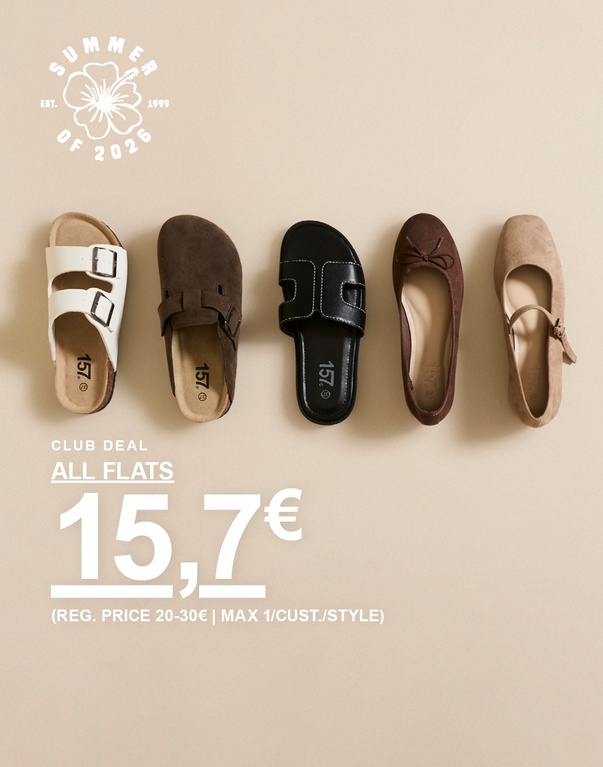 Vijf verschillende flats (sandalen en ballerina’s) in neutrale kleuren tegen een beige achtergrond. Actieprijs 15,7 € (van 20–30 €), max. 1 per klant per stijl.