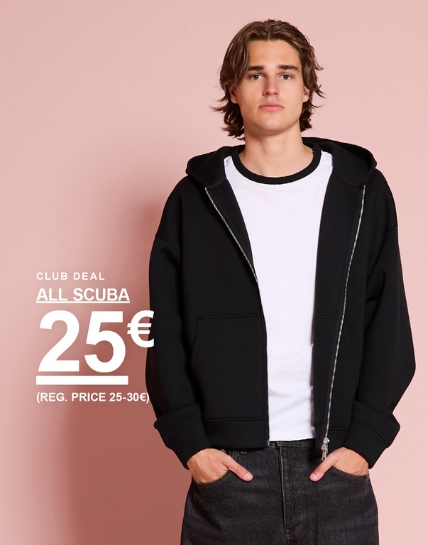 Mann in schwarzem Scuba-Hoodie über einem weißen T-Shirt und dunklen Jeans. Kampagnentext: „CLUB DEAL – ALL SCUBA 25€ (UVP 25–30€)“