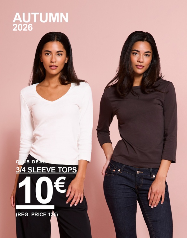 Drei Frauen in Oberteilen mit 3/4-Ärmeln in Weiß, Dunkelbraun und Schwarz. Aktionstext: „CLUB DEAL, 3/4 SLEEVE TOPS, 10€ (UVP 12€)“.