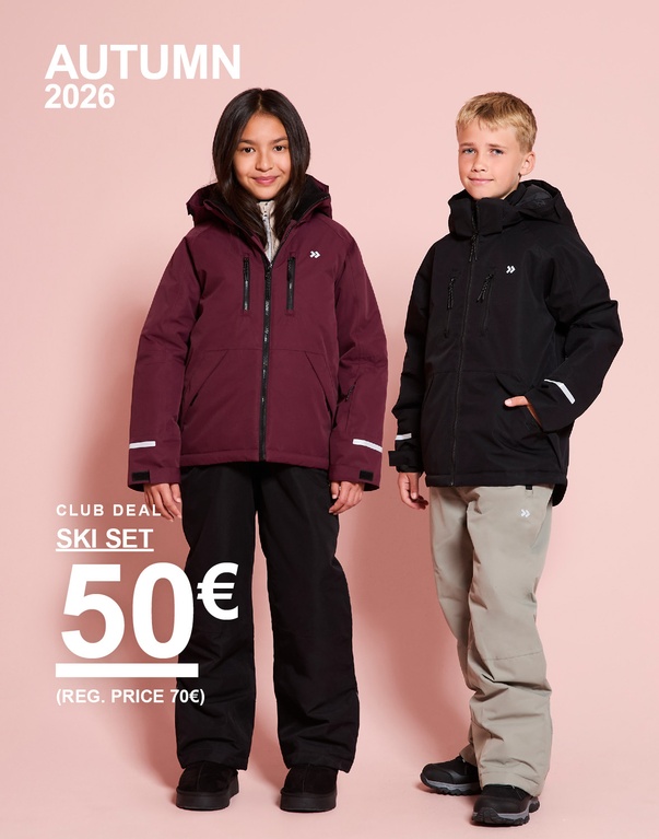 Kolme lasta lasketteluvaatteissa. CLUB DEAL – SKI SET 50€ (norm. hinta 70€).