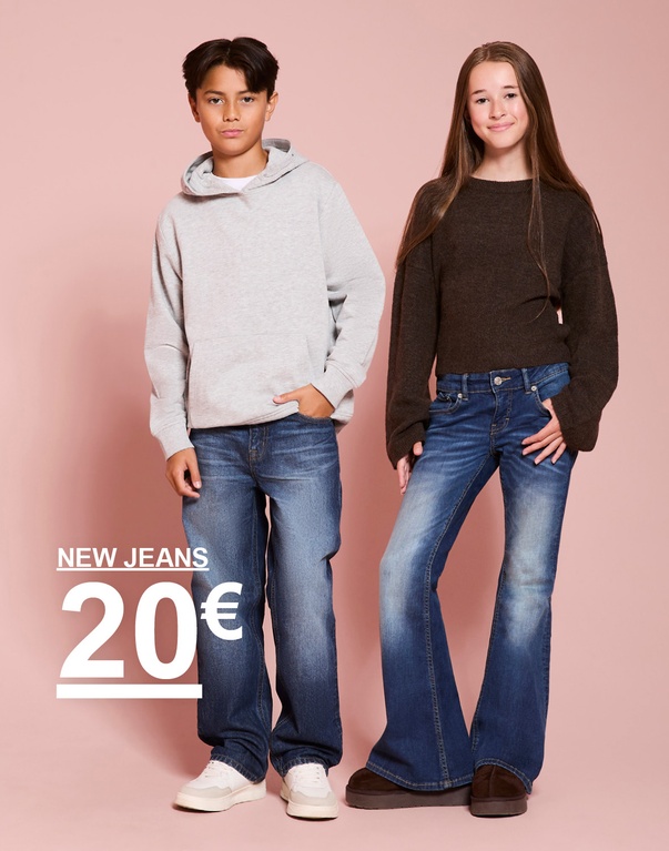 Mädchen und Junge in blauen Jeans. NEW JEANS 20€.