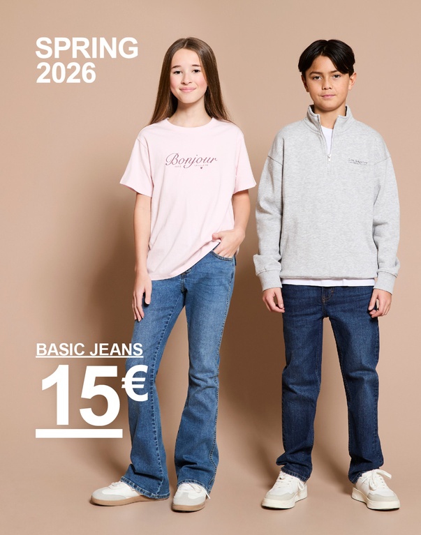 Kaksi lasta sinisissä farkuissa seisoo vaaleaa taustaa vasten. Teksti: ”Spring 2026”, ”Basic jeans 15 €”.