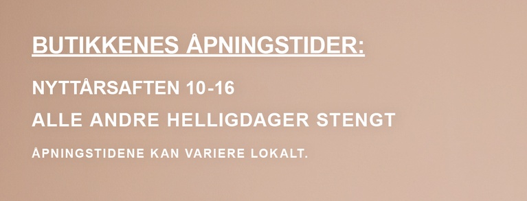 To jenter i loungewear, én i hvitt mønstret sett og én i brunt sett. Kampanjetekst: 'LOUNGEWEAR, 130,- (FAST PRIS 150,-)'