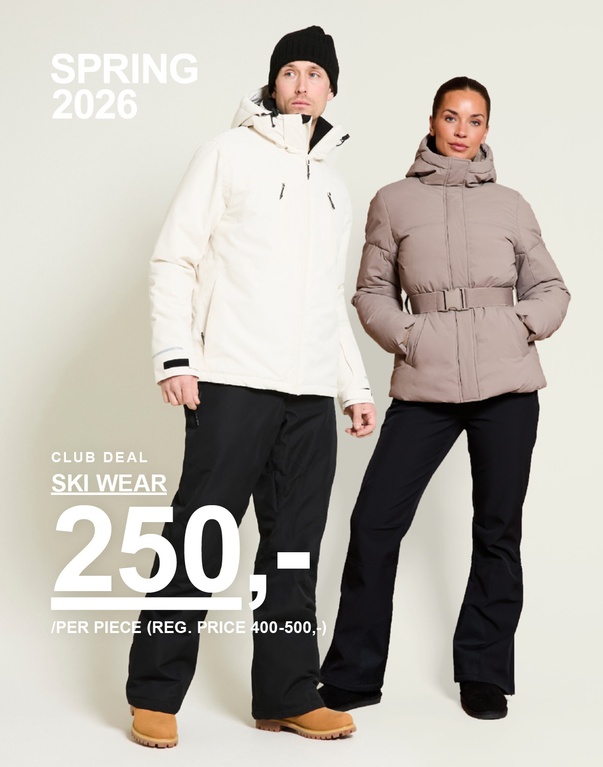 Mann og kvinne i skijakker og skibukser i lyse og mørke farger mot lys bakgrunn. SPRING 2026 CLUB DEAL SKI WEAR 250,- /PER PIECE (REG. PRICE 400-500,-)