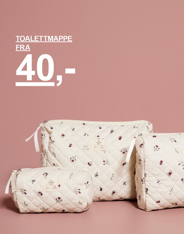 Beige toalettmapper med blomstermønster i tre størrelser. Kampanjetekst: "TOALETTMAPPE FRA 40,-"