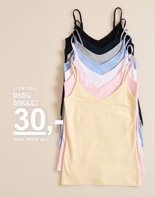 Basic singletter med smale stropper i gul, rosa, hvit, lyseblå, grå og svart farge. Kampanjetekst: "CLUB DEAL, BASIC SINGLET, 30,- (FAST PRIS 40,-)".