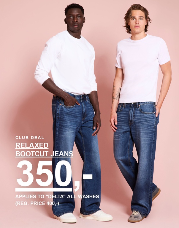 To modeller har på seg Delta relaxed bootcut-jeans i ulike vasker. Club Deal: Relaxed bootcut-jeans 350 kr. Gjelder Delta i alle vasker. Ordinær pris: 400 kr.