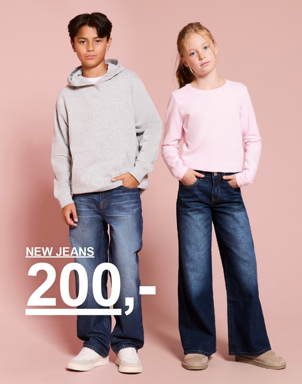 Jente og gutt i blå jeans. NEW JEANS 200,-.