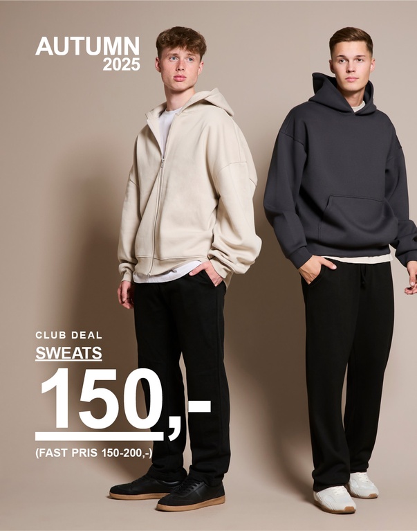 To menn i joggesett; den ene har på beige hettejakke og svarte bukser, den andre mørk grå hettegenser og svarte bukser. Tekst på bildet viser: “Club Deal Sweats 150,- (fast pris 150–200,-)”.