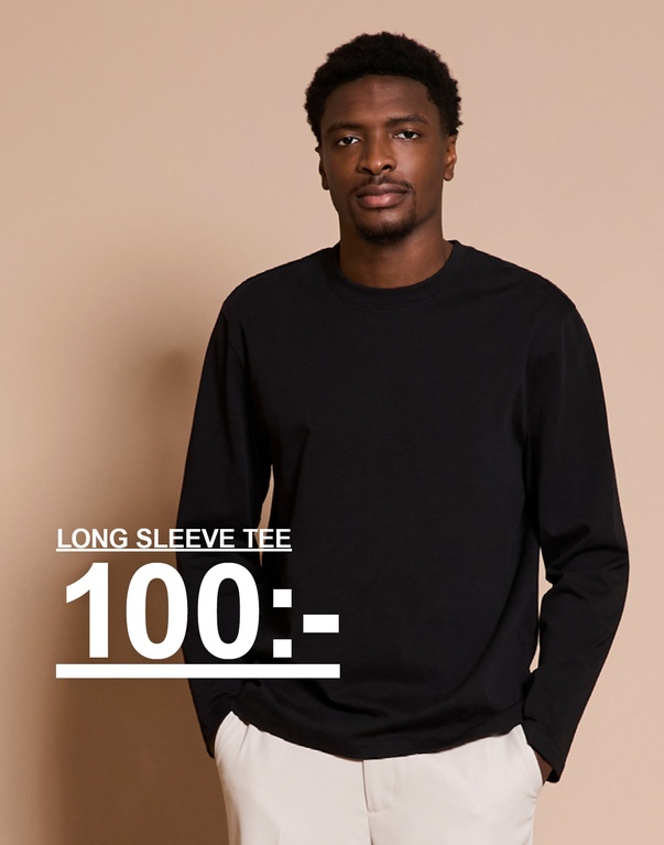 Två män i sweat sets, en i ljusgrått och en i mörkblått, mot beige bakgrund. Kampanjtext: ”SWEAT SET 100:- / PER PIECE / MAX 1/CUST./STYLE (REG. PRICE 150:-)”.