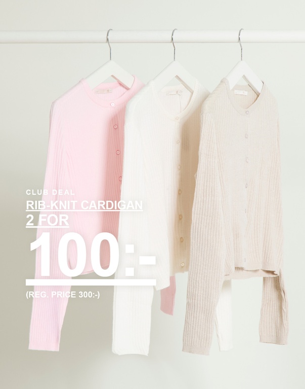 Ribbade koftor i rosa, vitt och beige. Kampanjtext: 'CLUB DEAL, RIB-KNIT CARDIGAN, 2 FÖR 100:- (ORD. PRIS 300:-)'.