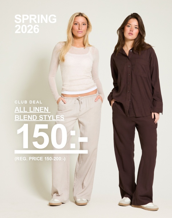 Tre tjejer i linneplagg: en i beige linne och svarta byxor, en i ljus topp och beige byxor och en i brunt set. Kampanjtext: "CLUB DEAL, ALL LINEN BLEND STYLES, 150:- (ORD. PRIS 150-200:-)".