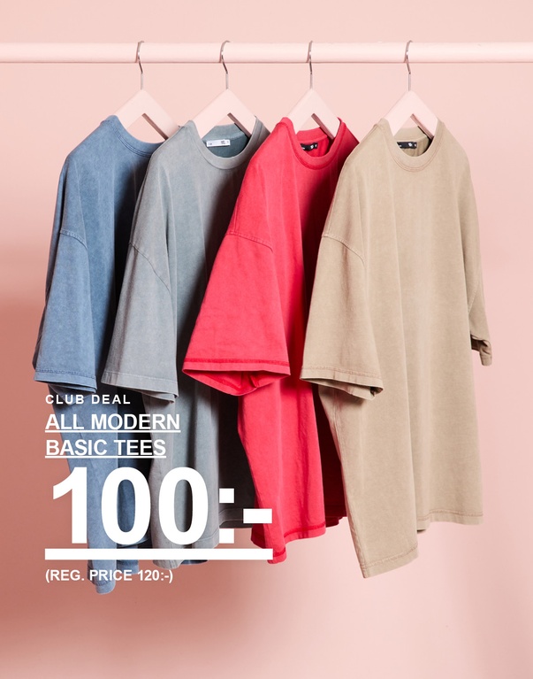 Fyra t-shirts i blått, grått, rött och beige. Kampanjtext: "CLUB DEAL ALL MODERN BASIC TEES 100:- (REG. PRICE 120:-)"
