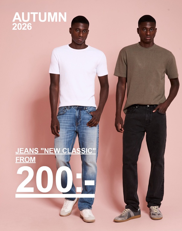 Två killar i jeansen New Classic, en i svart denim och en i blå denim. Kampanjtext: "JEANS 'NEW CLASSIC', FROM 200:-".