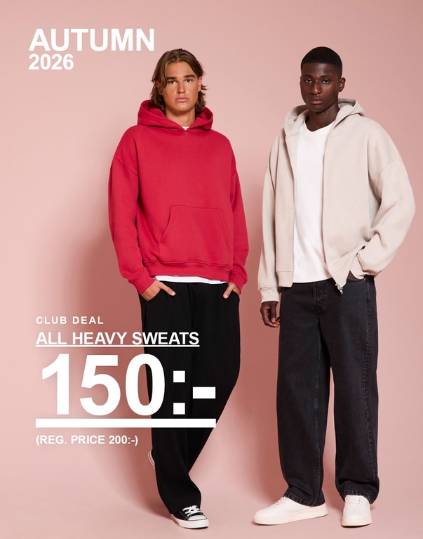 Två killar i hoodies och byxor. Kampanjtext: "CLUB DEAL ALL HEAVY SWEATS 150:- (REG. PRICE 200:-)".