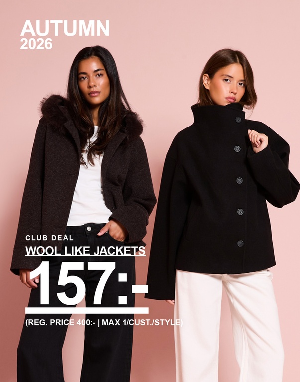 Två tjejer i mörkbruna och svarta jackor. Kampanjtext: ”CLUB DEAL, WOOL LIKE JACKETS, 157:- (ORD. PRIS 400:- | MAX 1/KUND/MODELL)”.