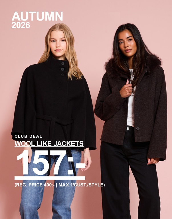 Två tjejer i mörkbruna och svarta jackor. Kampanjtext: ”CLUB DEAL, WOOL LIKE JACKETS, 157:- (ORD. PRIS 400:- | MAX 1/KUND/MODELL)”.