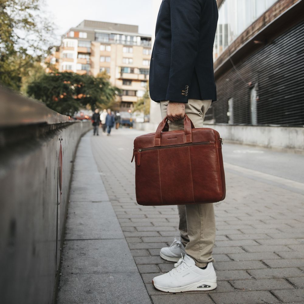 Datorväska 2-fack 16" portfölj i skinn