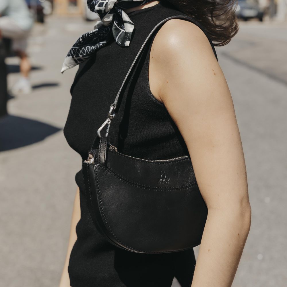 CASUAL CLASSICS Shoulderbag