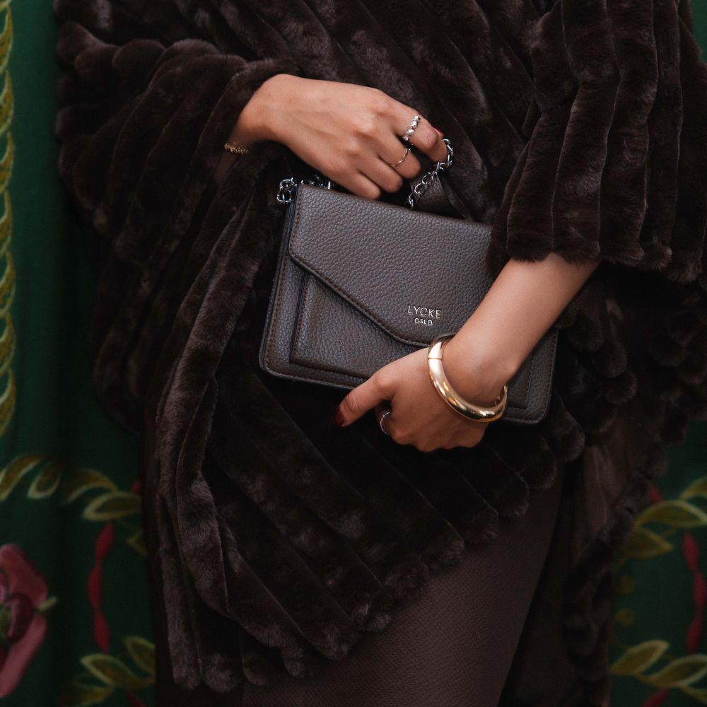 Elli clutch crossbodymodell med klaff