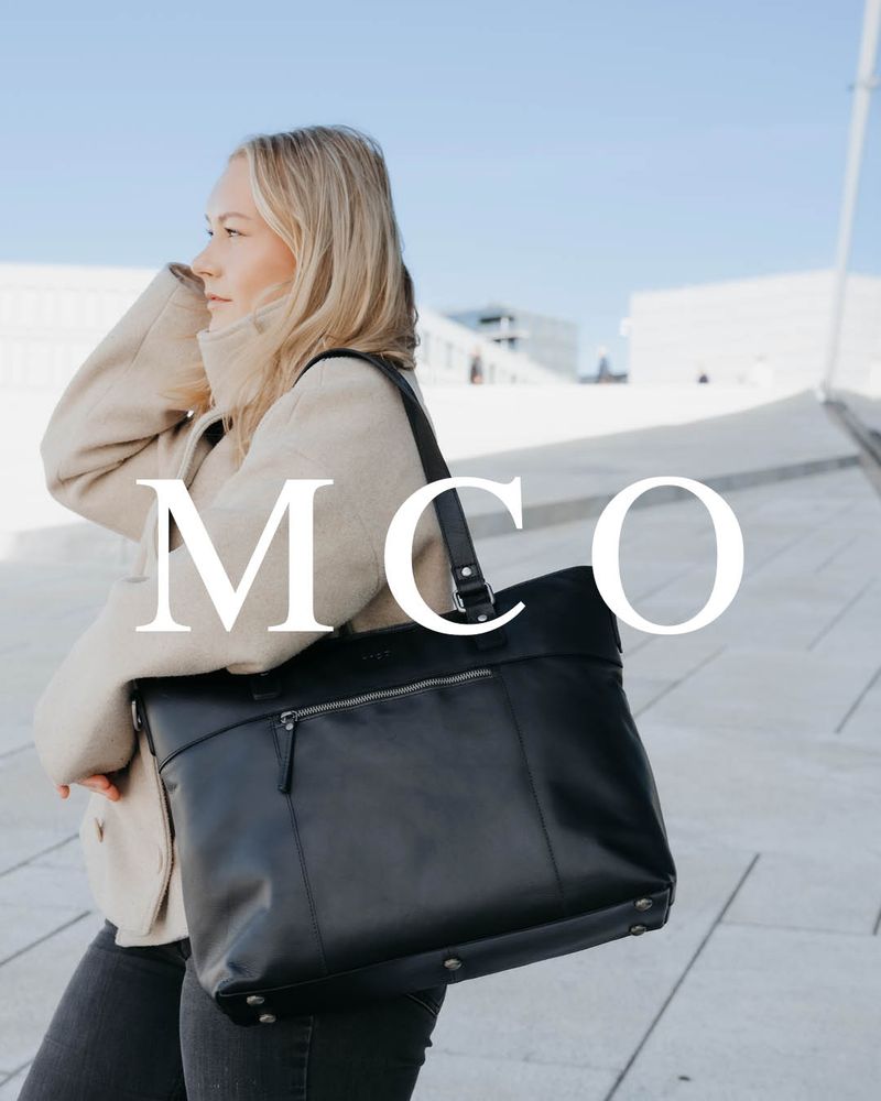 MCO svart väska