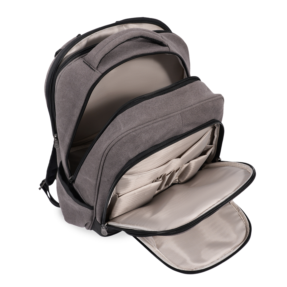 Ryggsäck med vadderat fack upp till 17" dator och surfplatta