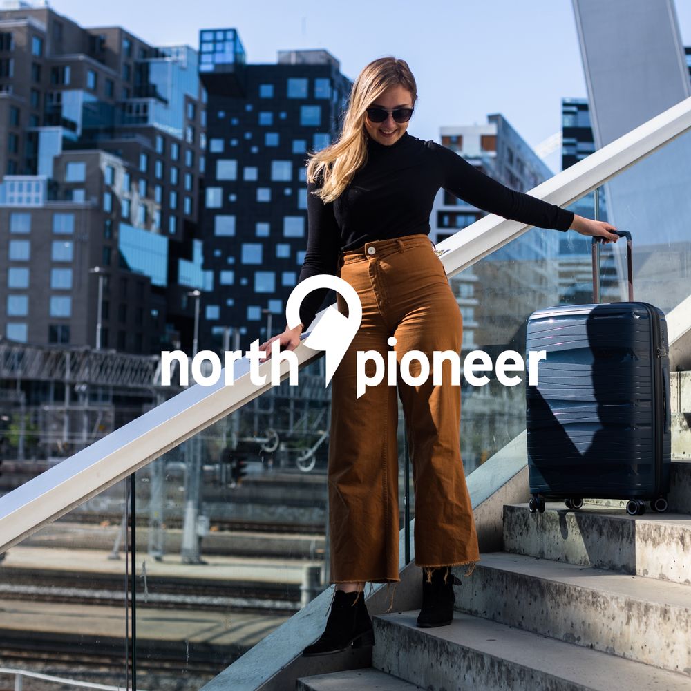 North Pioneer stor blå resväska i Oslo
