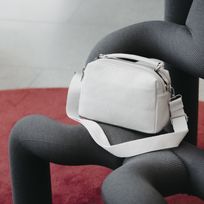 Handväska i crossovermodell Vit