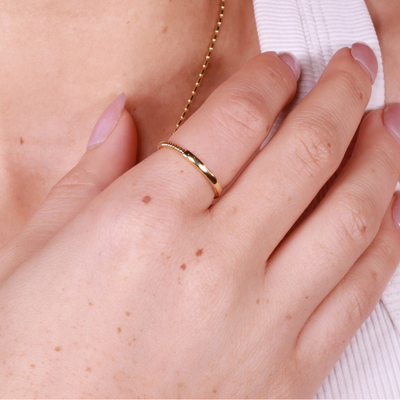Twist Band Ring Gold