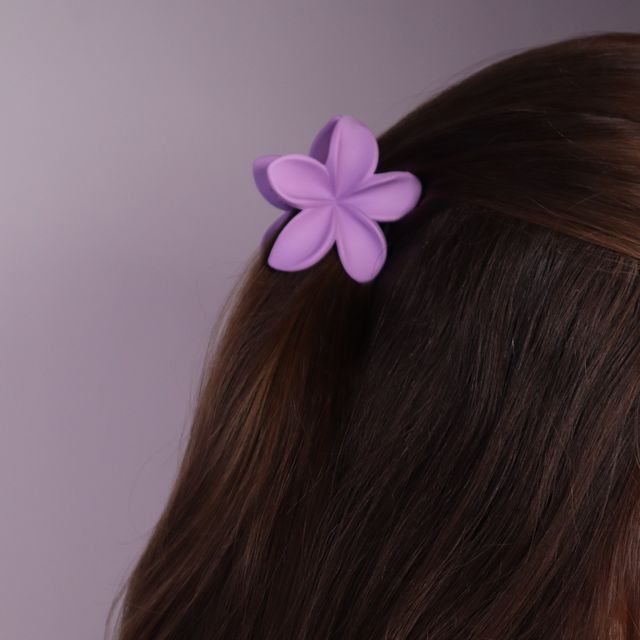 Matte Flower Hair Clip Medium