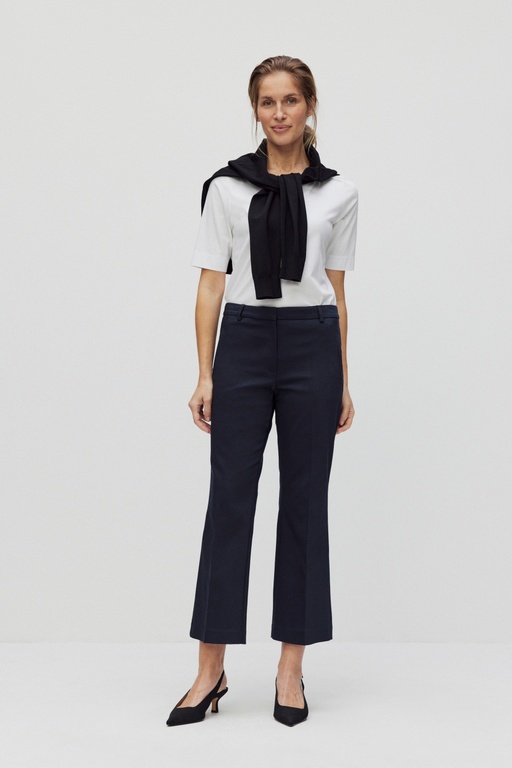 Desi cropped flare trs Desi cropped flare trs NAVY