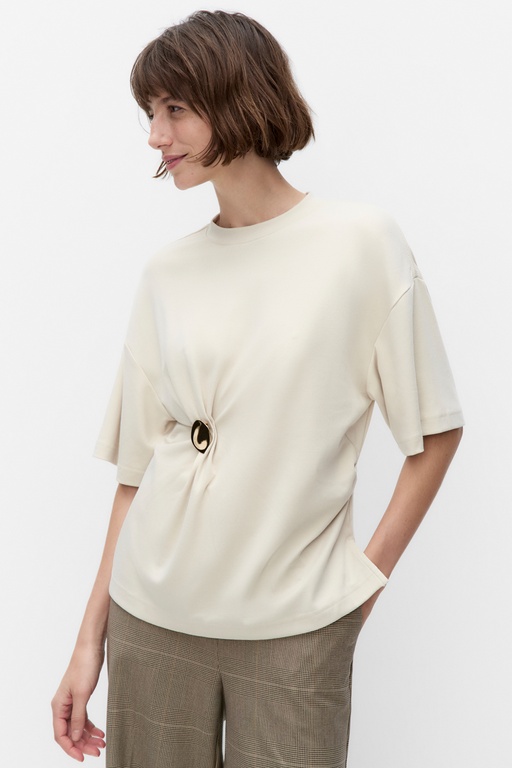 Enora brooch tee Enora brooch tee SOFT BEIGE